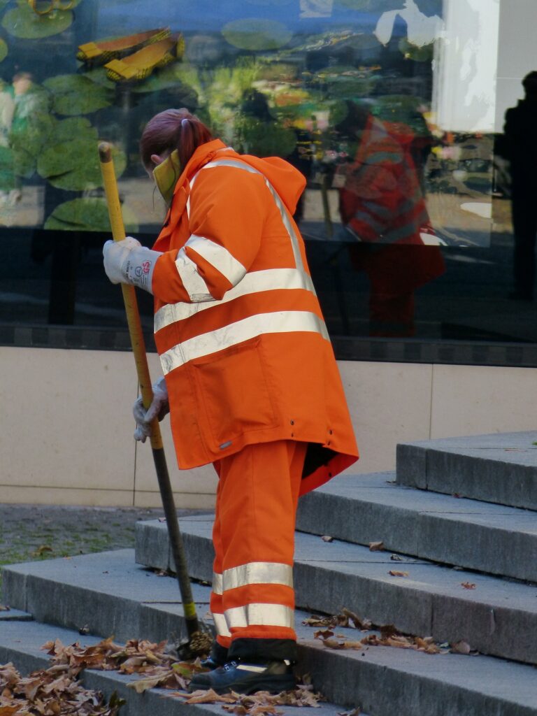 road 68762 1920 768x1024 - Warum eine saubere Immobilie Ihre Vermietungschancen erhöht